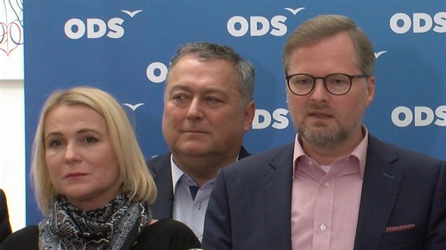Předseda ODS Petr Fiala a poslankyně Jana Černochová oznámili, že strana předkládá zákon o financování obrany státu.