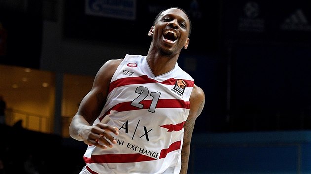 James Nunnally z Olimpie Miln se raduje.