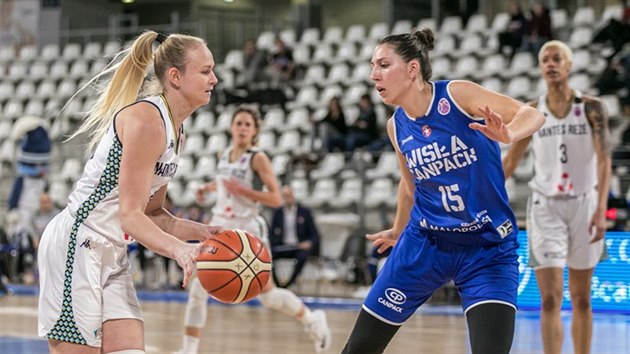 Michaela Stejskalov (vlevo) z Nantes to kolem Marie Araujov z Krakova.