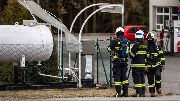 Hasii zasahovali u niku plynu z ndre na erpac stanici v ervenm Kostelci (4.3.2018).