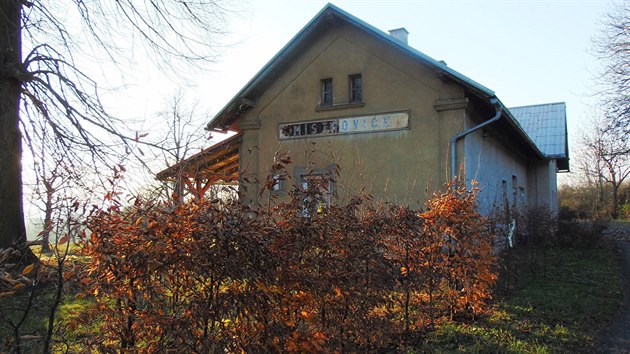 Stani�n� budova v Mistrovic�ch 50.7592578N, 14.4387558E