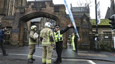 Pyrotechnici likvidovali podezřelou zásilku na univerzitě v Glasgow (6. března...