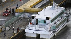 Japonský trajekt se srazil s velrybou, pes 80 lidí bylo zranno (9. bezna...
