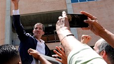 Vdce venezuelské opozice Juan Guaidó se v bezpen vrátil do vlasti. (4....