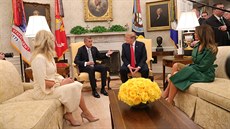 Premiér Andrej Babi se v Oválné pracovn Bílého domu setkal s americkým...