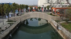 V ínské anghaji postavili nejvtí betonový most na svt vytvoený pomocí 3D...