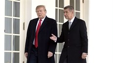 Americký prezident Donald Trump s manelkou Melanií pijal v Bílém dom eského...