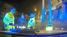 Strá�níci zadr�eli v Praze opilého Kavkazana