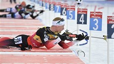Johannes Bö stílí bhem biatlonového závodu ve sprintu na deset kilometr ve...