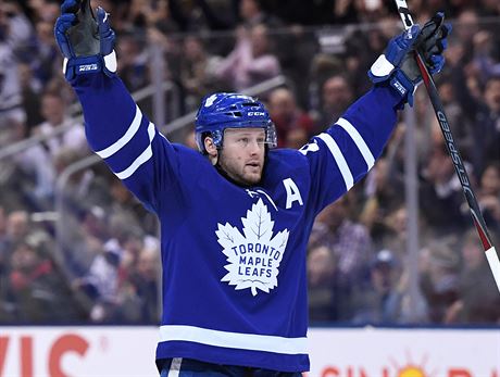 Torontsk obrnce Morgan Rielly.