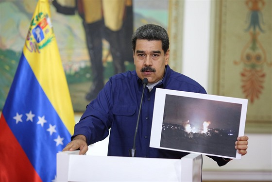 Madurova vláda oznauje výpadek elektiny za sabotá ízenou z USA. (11. bezna...