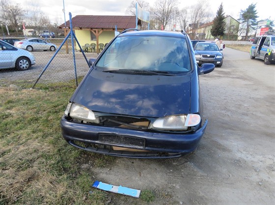 idi Fordu Galaxy utekl od dopravní nehody v Plané u Budjovic.