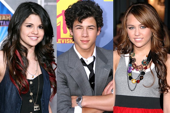 Jak to ml Nick Jonas se Selenou a Miley?!