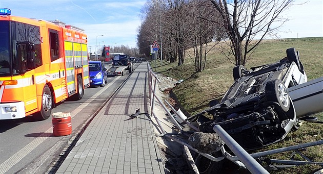 Vechny sloky IZS zasahovaly u nehody dvou osobních aut na Ostravsku (17....