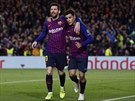 STELCI. Lionel Messi (vlevo) a Phillipe Coutinho z Barcelony, stelci v utkání...