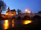 Na barokní most jsou v Námti nad Oslavou pyní. Tvoí pro turisty spolu s...
