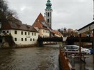 Vltava v Krumlov je na druhém stupni povodové aktivity.