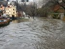 Vltava v Krumlov je na druhém stupni povodové aktivity.