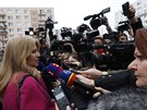 Prezidentská kandidátka Zuzana aputová odpovídá na otázky noviná potom co...