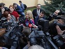 Prezidentská kandidátka Zuzana aputová odpovídá na otázky noviná potom co...