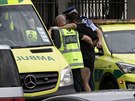 Policisté zasahují po teroristickém útoku v novozélandském mst Christchurch....