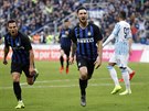 Matteo Politano (vpravo) z Interu Milán má radost z gólu.