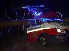 Vyvrácený strom spadl na vozidlo hasi z Pimdy na Tachovsku. Jen zázrakem se...