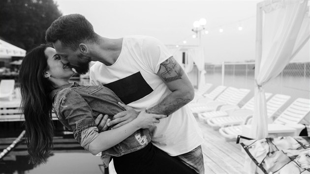 líbáníinterracial datování vtipy