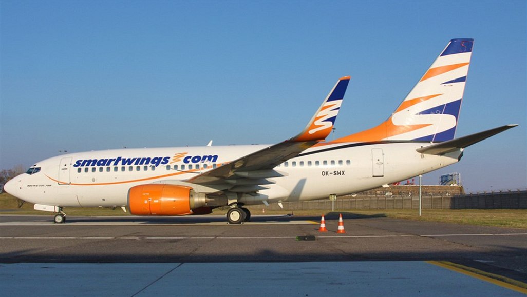 Posádka Smartwings vysadila z letadla cestujícího, nerespektoval pokyny -  iDNES.cz