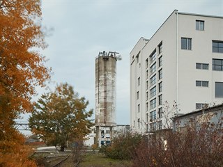 Vyráběly se zde tvárnice, desky a panely z pórobetonu. Z chátrajícího areálu...