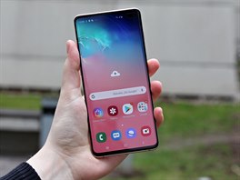 Samsung Galaxy S10+ v proveden s keramickmi zdy