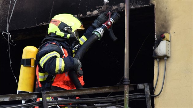 Por v ostrovsk tovrn na vrobu paprov lepenky. (12. 3. 2019)