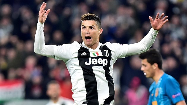 Cristiano Ronaldo (Juventus) se raduje ze sv branky do st Atltika Madrid.
