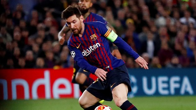 Lionel Messi z Barcelony vede m.