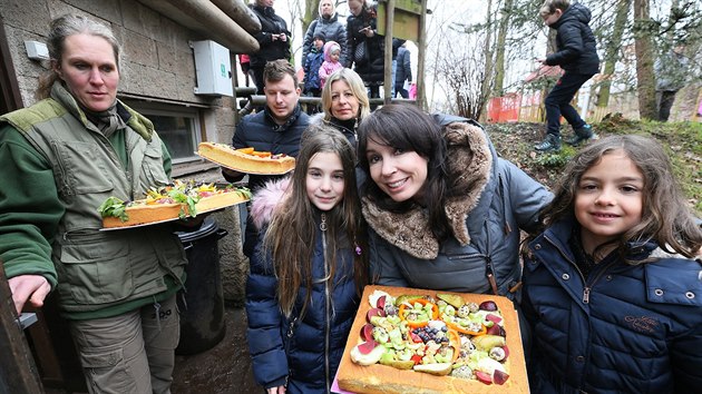 Chomutov, 16. 3. 2019 chomutovsk zoopark - buzen medvd hndch. Akce se zastnila i hereka Nela Boudov. FOTO: MAFA - IVETA LHOTSK