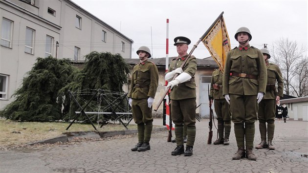 Uk�zky ojedin�l�ho boje o Czajankova kas�rna ve Fr�dku-M�stku p�ed 80 lety.