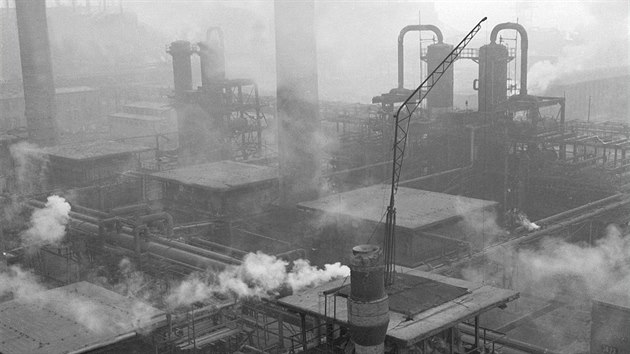 Nejvt petrochemick podnik v eskoslovensku - Stalinovy zvody v Hornm Litvnov u Mostu v roce 1958