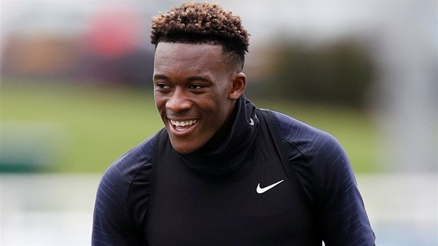 Osmnctilet fotbalista Callum Hudson-Odoi na trninku anglick reprezentace