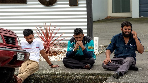 Při střelbě ve dvou mešitách v novozélandském městě Christchurch zemřelo mnoho lidí. (15. 3. 2019)