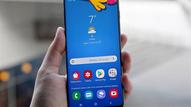 Tapety pro Samsung Galaxy S10 vtipn schovvajc prstel displeje
