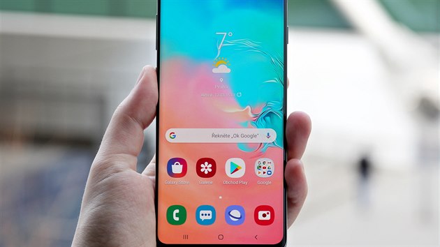 Tapety pro Samsung Galaxy S10 vtipn schovvajc prstel displeje