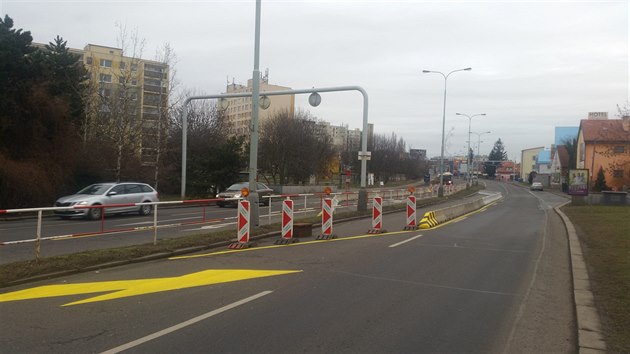 Podchod pod ulic Trkova je ve patnm stavu. TSK na silnici omezila dopravu a chyst jeho opravu.