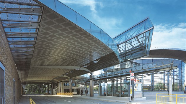 Z roku 1998 pochází stavba autobusového nádraží Canada Water Bus Station v Londýně