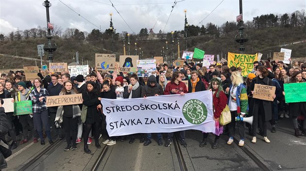 V Praze demonstruj studenti za lep klima
