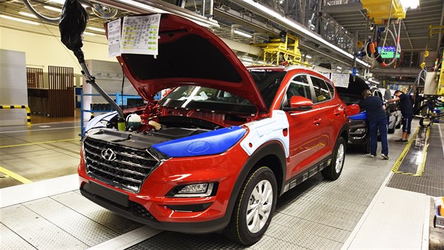 Automobilka Hyundai Noovice: doplnn provoznch kapalin a men emis