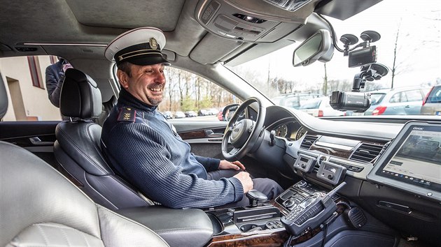 Dopravn policie zskala civiln Audi A8 pro kontroly dlnice a silnic prvn tdy v Hradeckm kraji (13. 3. 2019).
