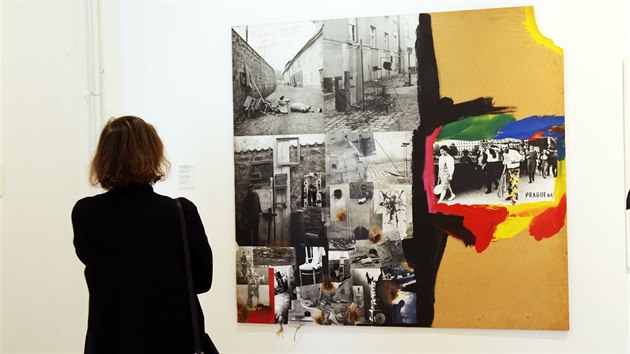 Galerie U Bílého jednorožce v Klatovech vystavuje díla kontroverzního výtvarníka Milana Knížáka.
