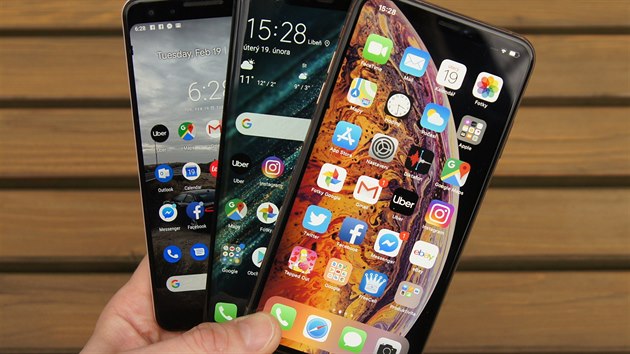 Apple iPhone XS Max, Google Pixel 3 a Huawei Mate 20 Pro