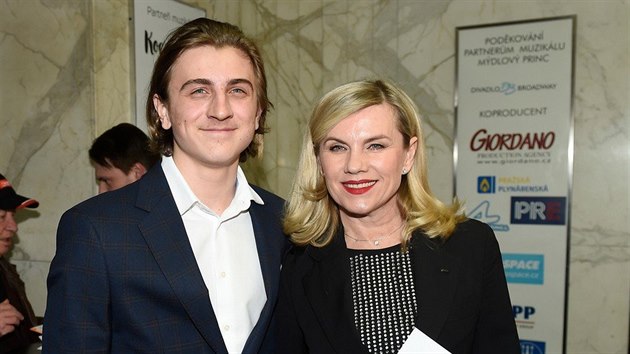 Leona Machálková a její syn Artur Šípek na premiéře muzikálu Kvítek mandragory (Praha, 13. března 2019)
