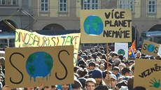 Studenti v Praze stávkují, poadují eení klimatických problém.